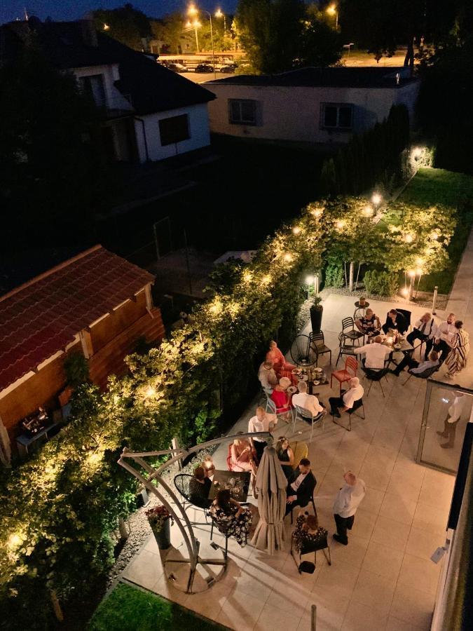 Hotel Mazurek Kolo  Экстерьер фото