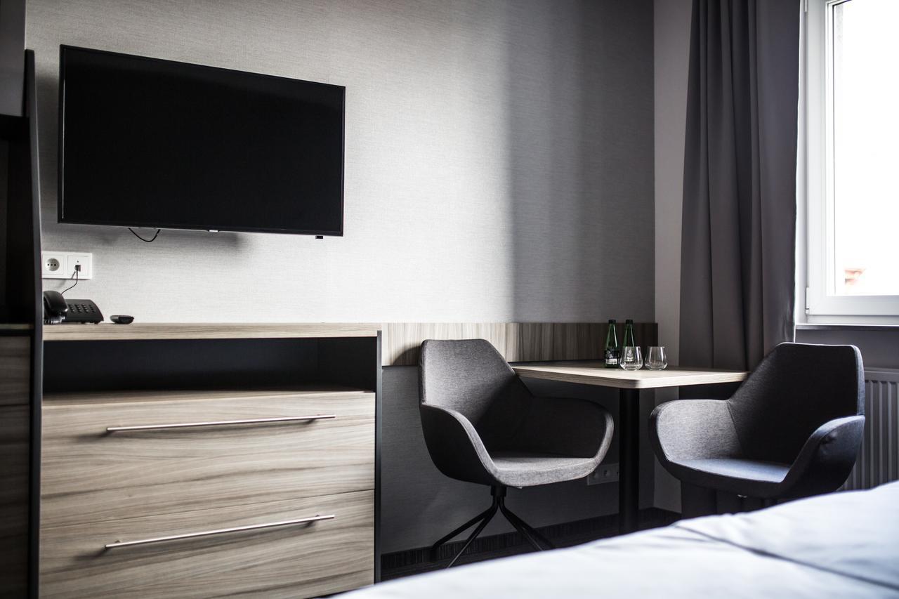 Hotel Mazurek Kolo  Экстерьер фото