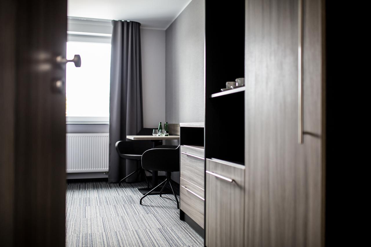 Hotel Mazurek Kolo  Экстерьер фото
