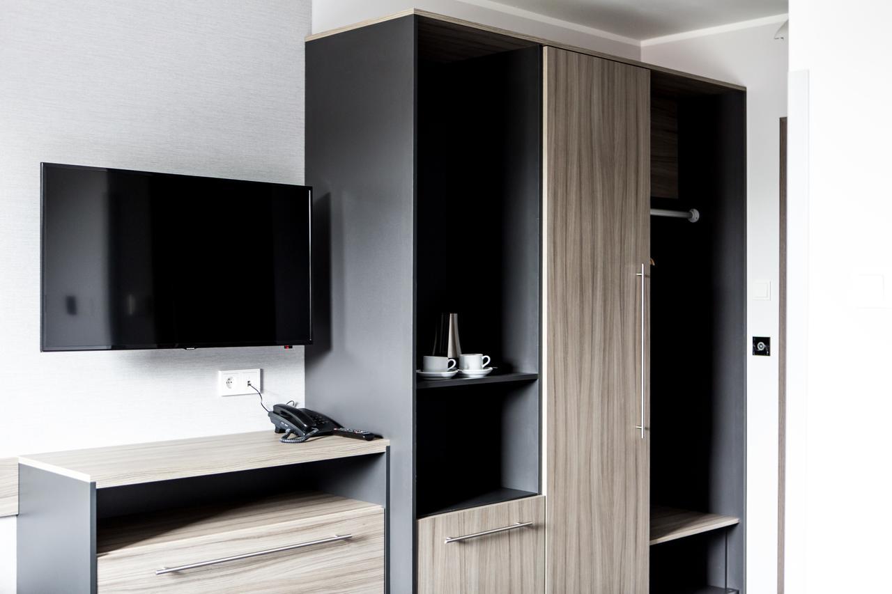 Hotel Mazurek Kolo  Экстерьер фото